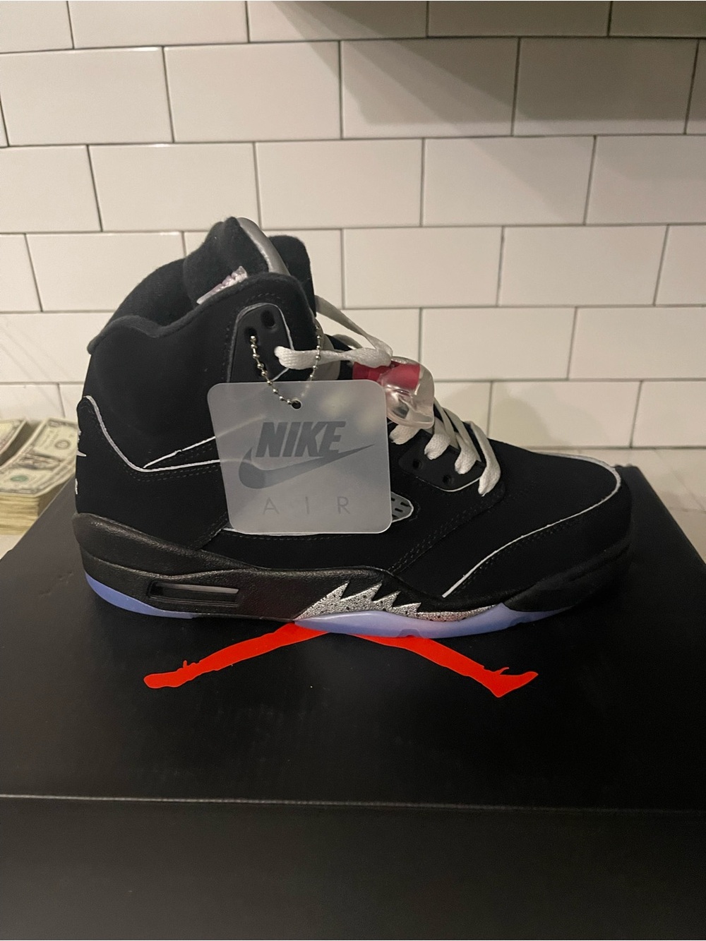 Men’s Retro 5 Metallic Size 7.